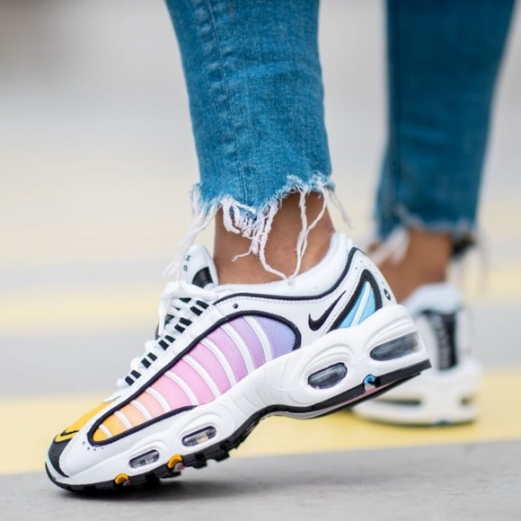 Air Max Tailwind IV Sneaker - Picture 3 of 5